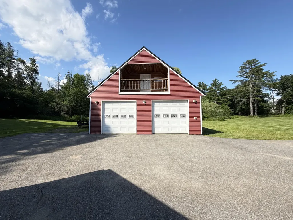 3881 Broadway Kenduskeag ME 04450