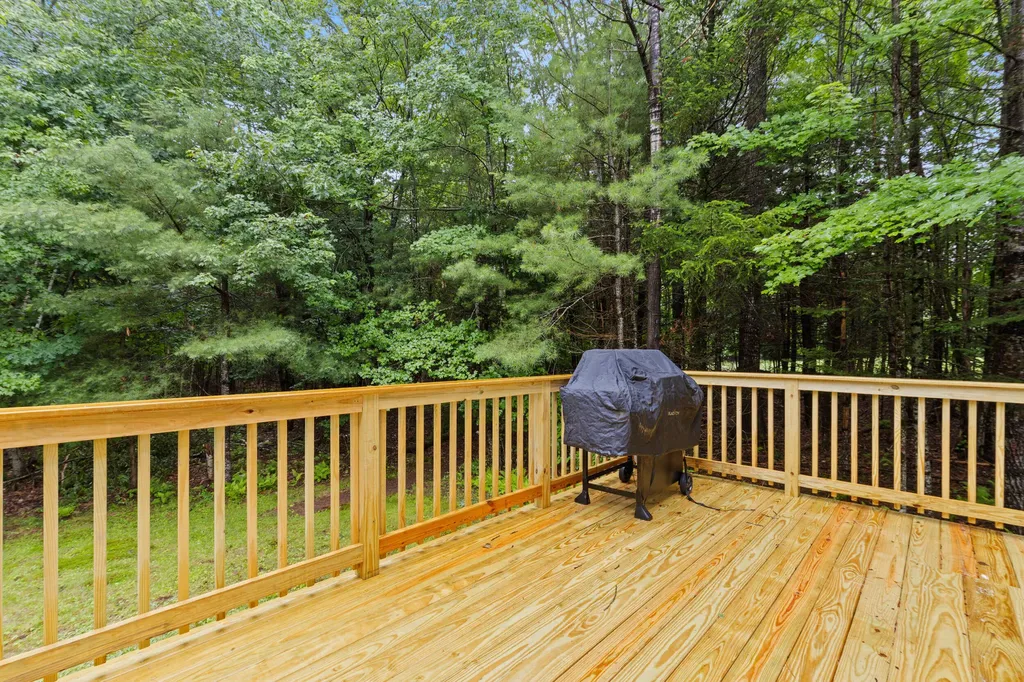 7 Chase Street Standish ME 04084
