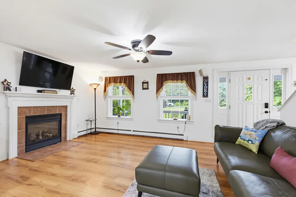 7 Chase Street Standish ME 04084
