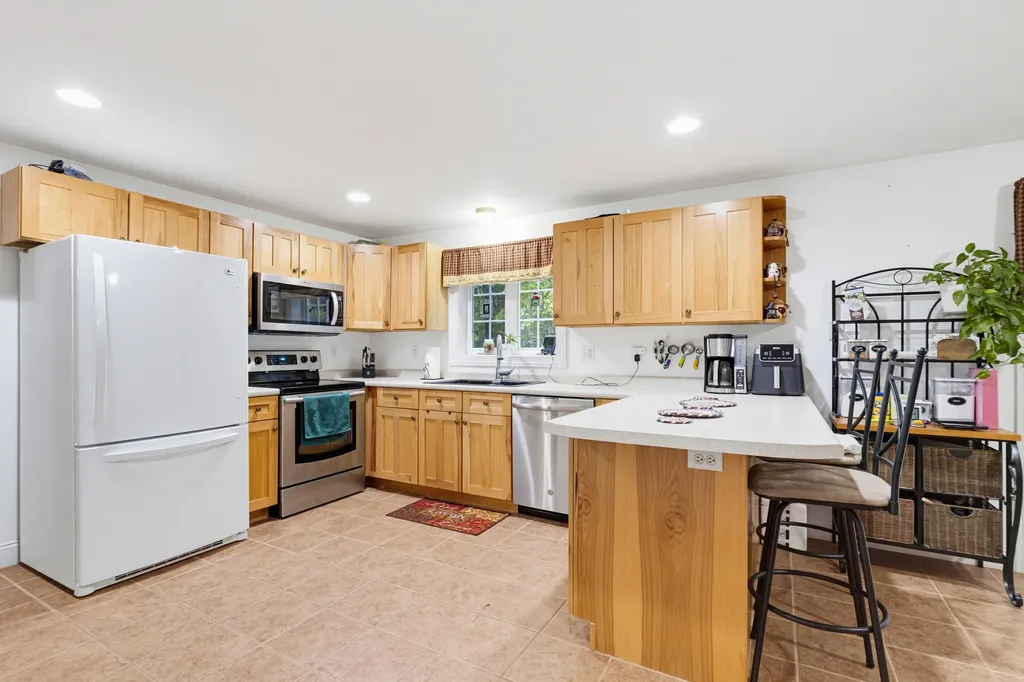 7 Chase Street Standish ME 04084