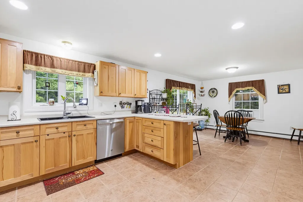 7 Chase Street Standish ME 04084