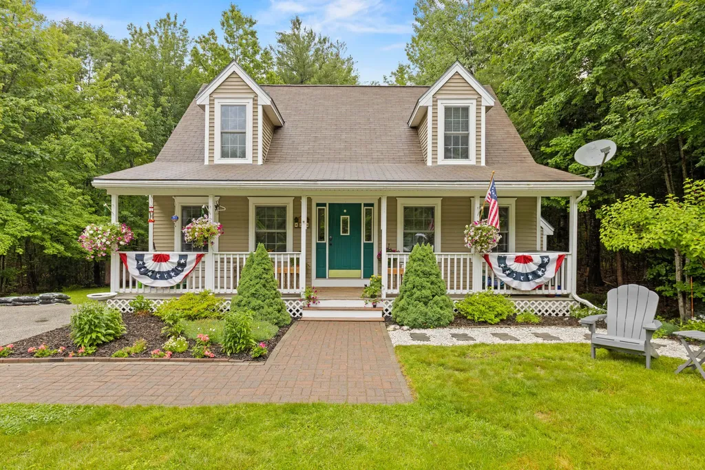 7 Chase Street Standish ME 04084
