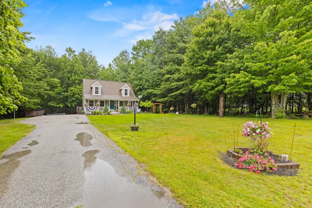 7 Chase Street Standish ME 04084