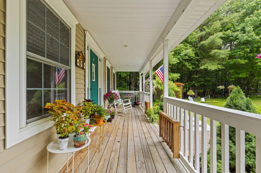 7 Chase Street Standish ME 04084