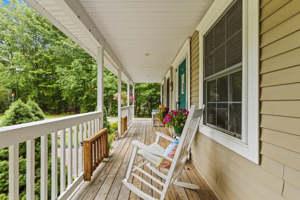 7 Chase Street Standish ME 04084