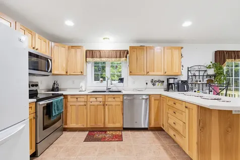 7 Chase Street Standish ME 04084