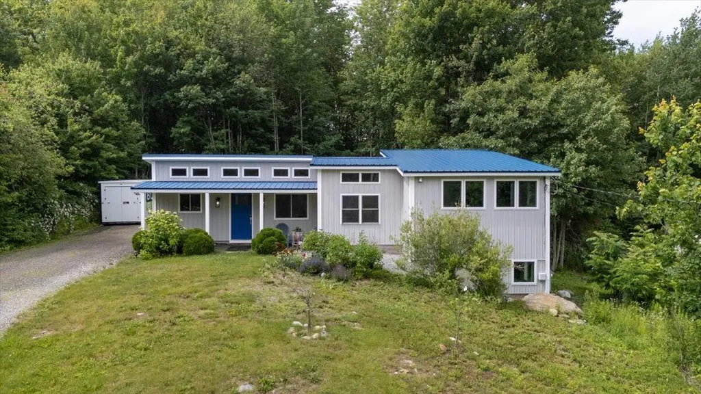 8 Cobb Hill Road Camden ME 04843