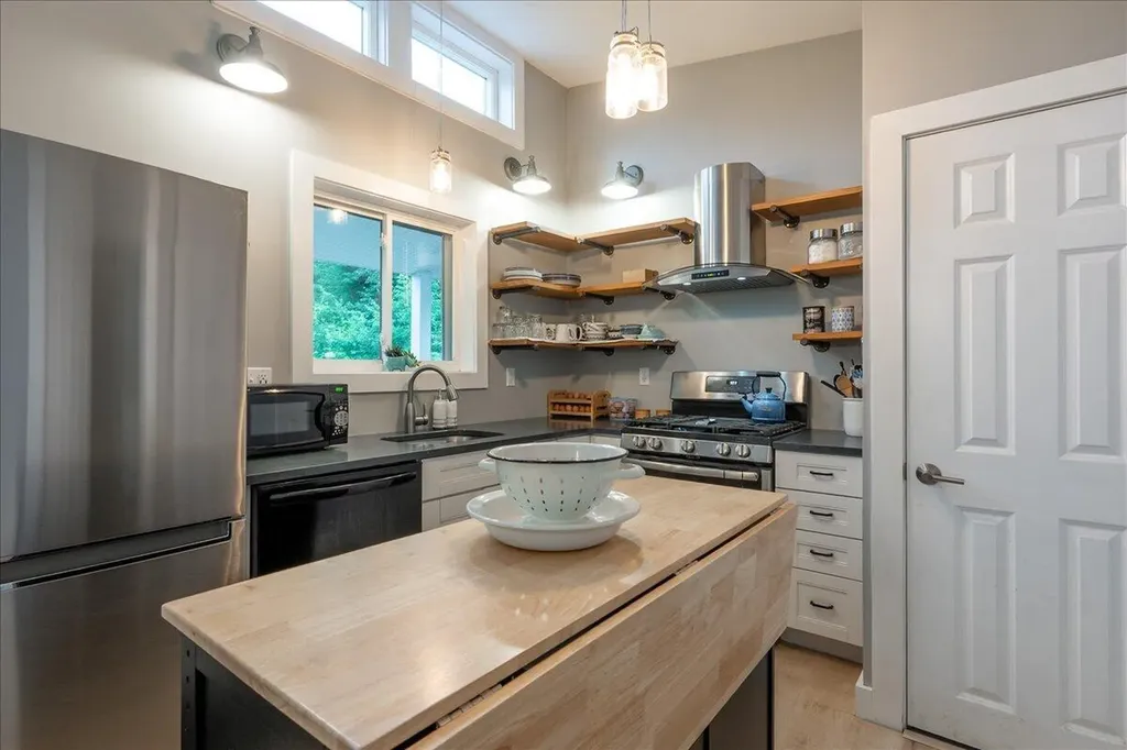 8 Cobb Hill Road Camden ME 04843