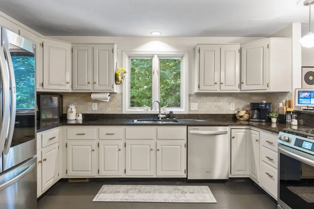 48 Alexandra Drive Gardiner ME 04345