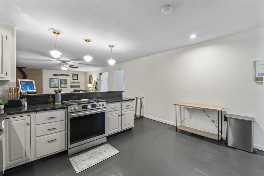 48 Alexandra Drive Gardiner ME 04345