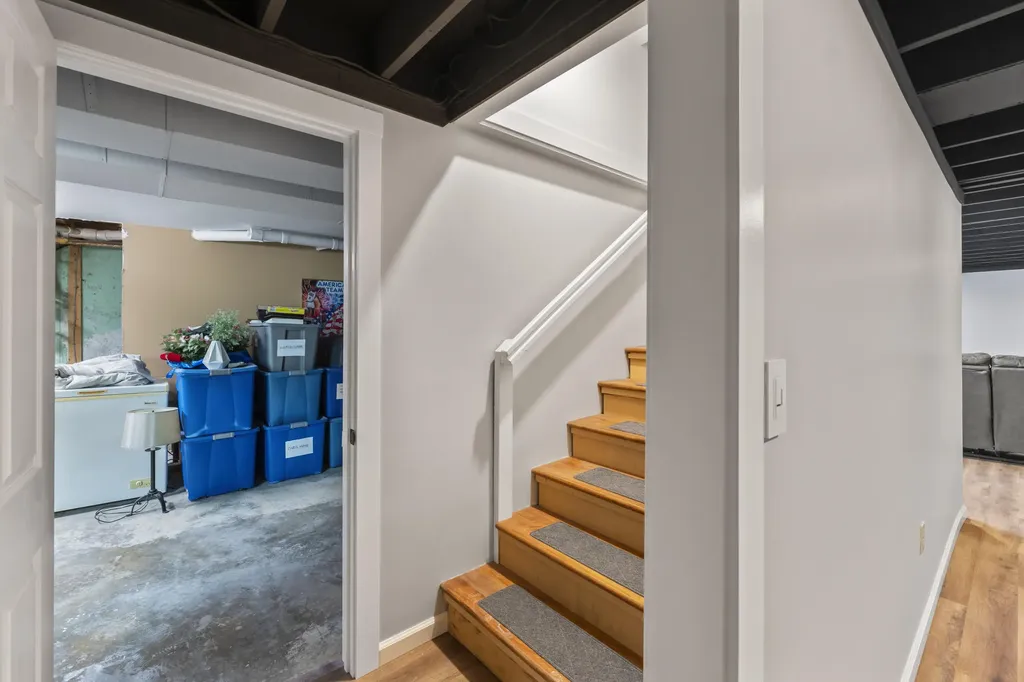 48 Alexandra Drive Gardiner ME 04345
