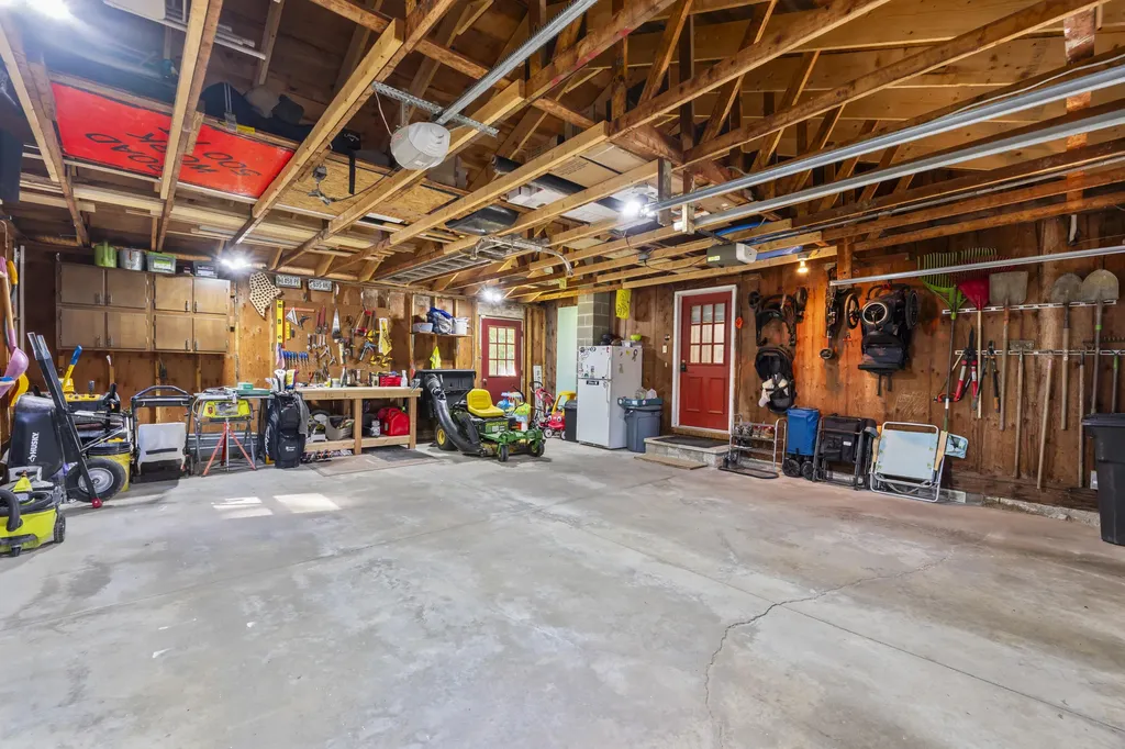 48 Alexandra Drive Gardiner ME 04345