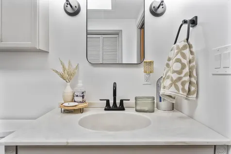 48 Alexandra Drive Gardiner ME 04345