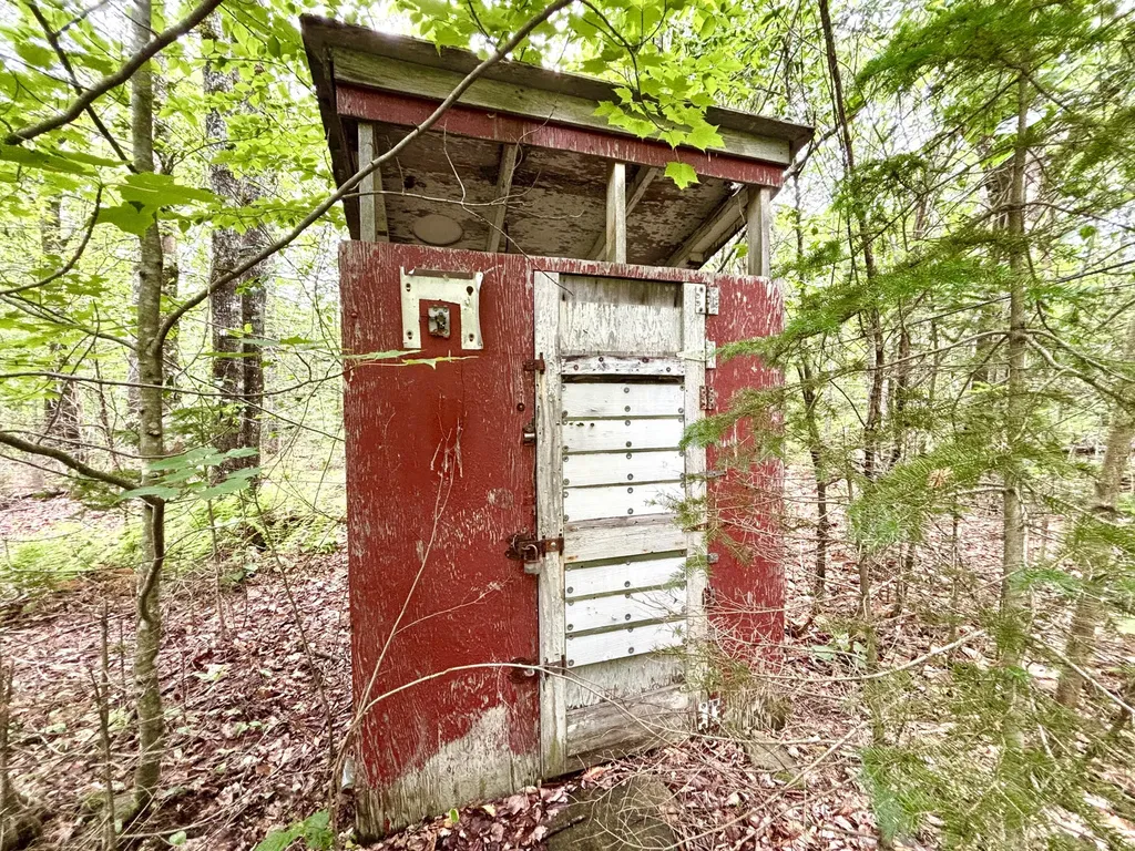 699 Charleston Road Dexter ME 04930