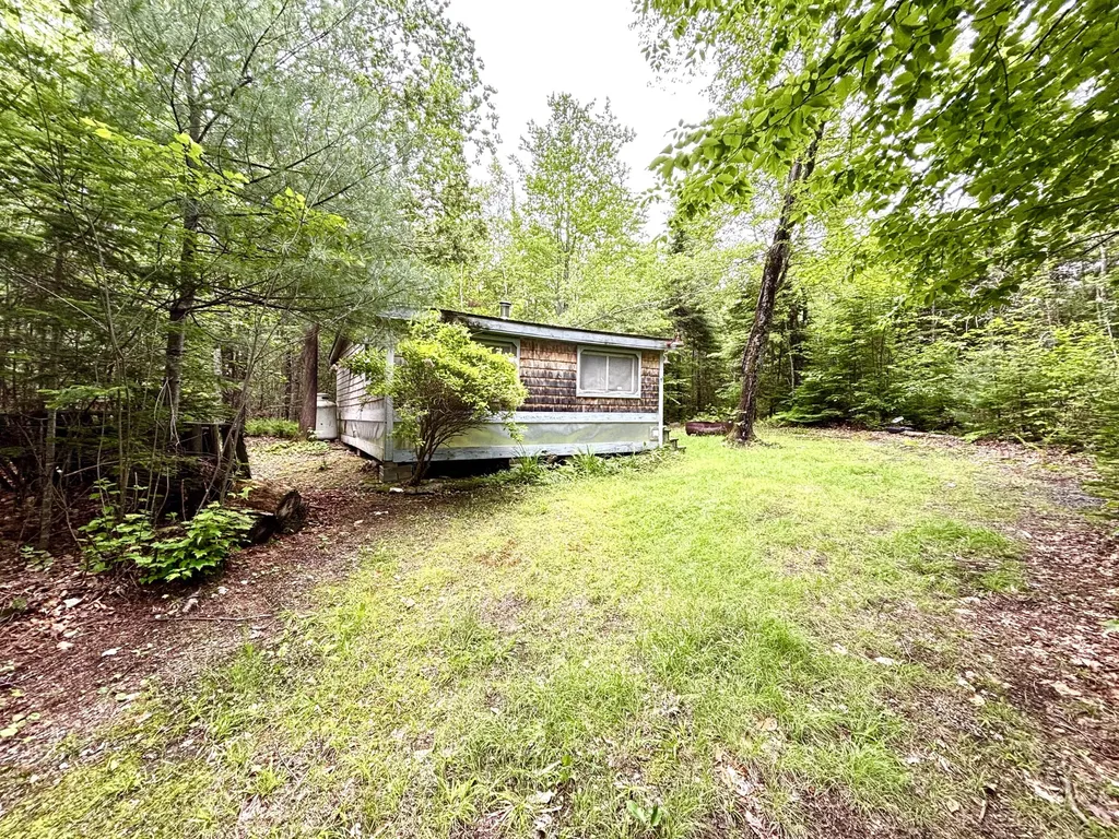 699 Charleston Road Dexter ME 04930