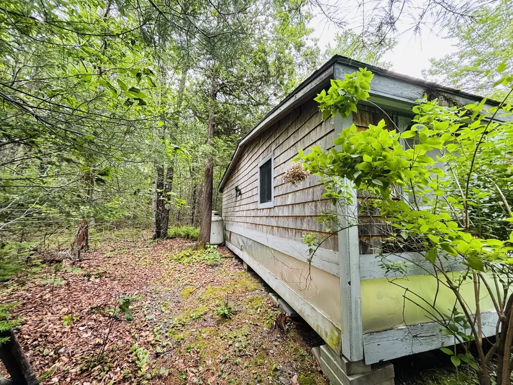 699 Charleston Road Dexter ME 04930