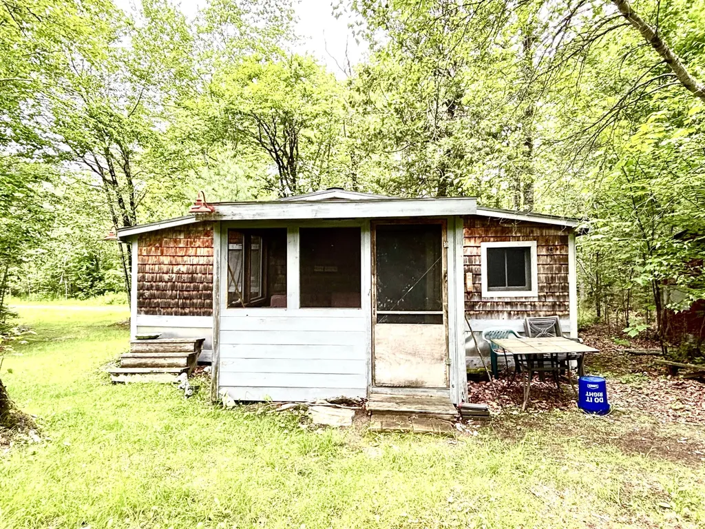 699 Charleston Road Dexter ME 04930