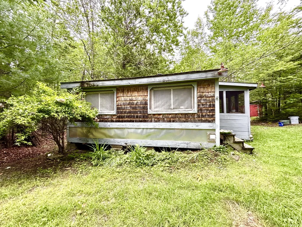 699 Charleston Road Dexter ME 04930