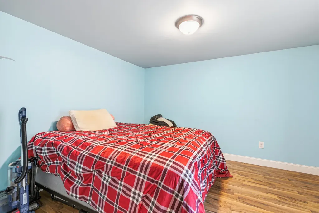2 Victoria Drive Gray ME 04039