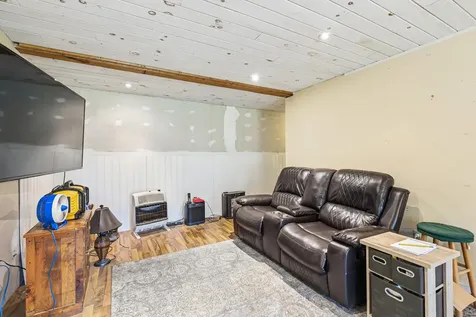 2 Victoria Drive Gray ME 04039