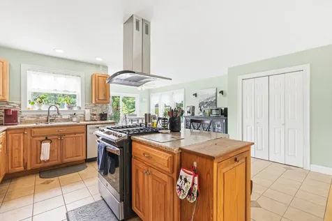 2 Victoria Drive Gray ME 04039