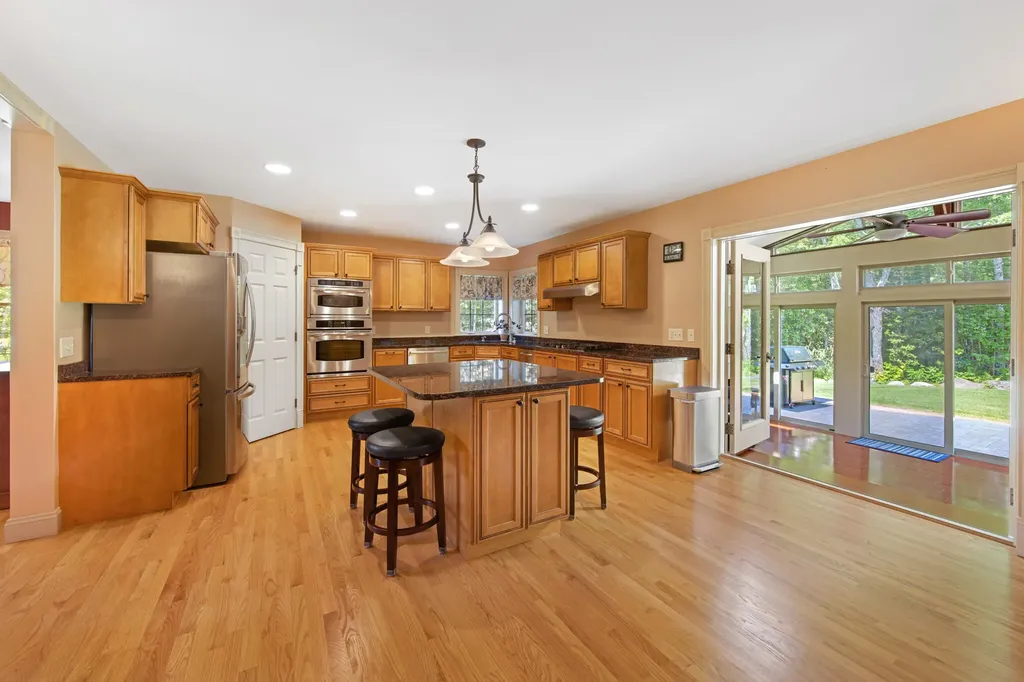 5 Brookfield Drive Holden ME 04429