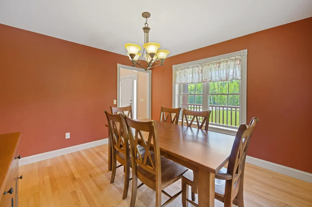 5 Brookfield Drive Holden ME 04429