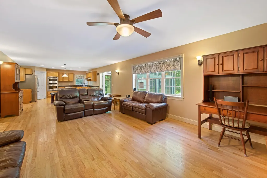 5 Brookfield Drive Holden ME 04429