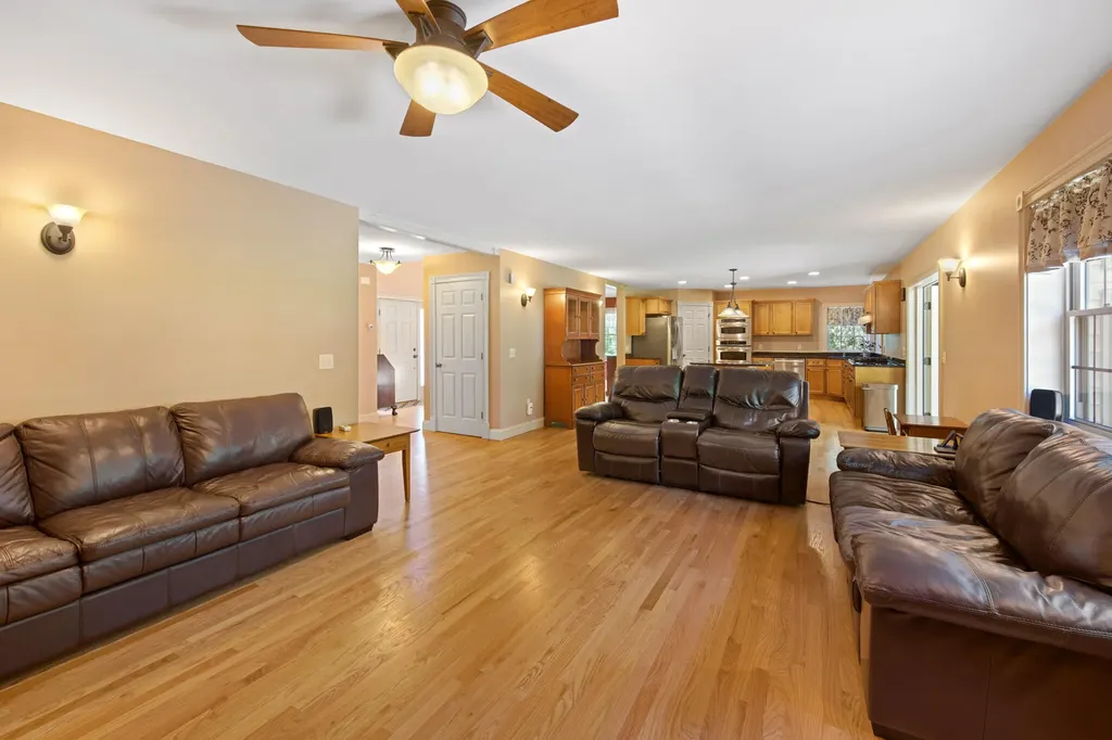 5 Brookfield Drive Holden ME 04429