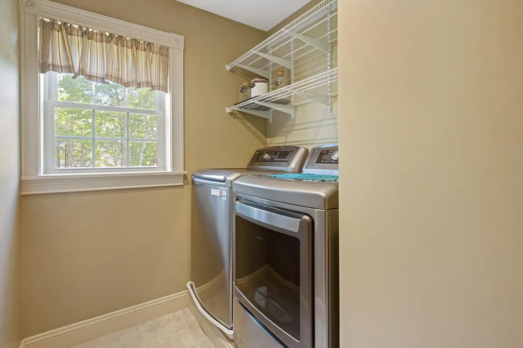 5 Brookfield Drive Holden ME 04429