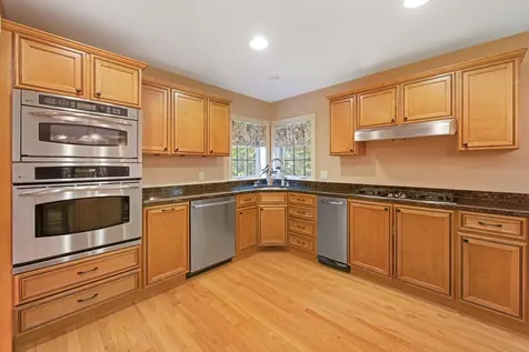 5 Brookfield Drive Holden ME 04429