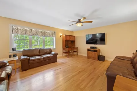 5 Brookfield Drive Holden ME 04429