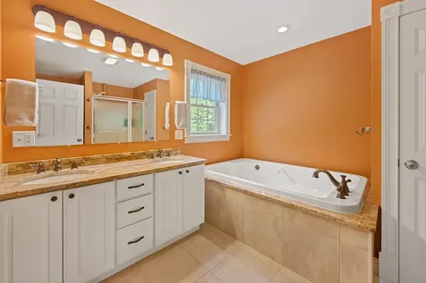 5 Brookfield Drive Holden ME 04429