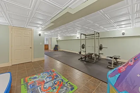 5 Brookfield Drive Holden ME 04429
