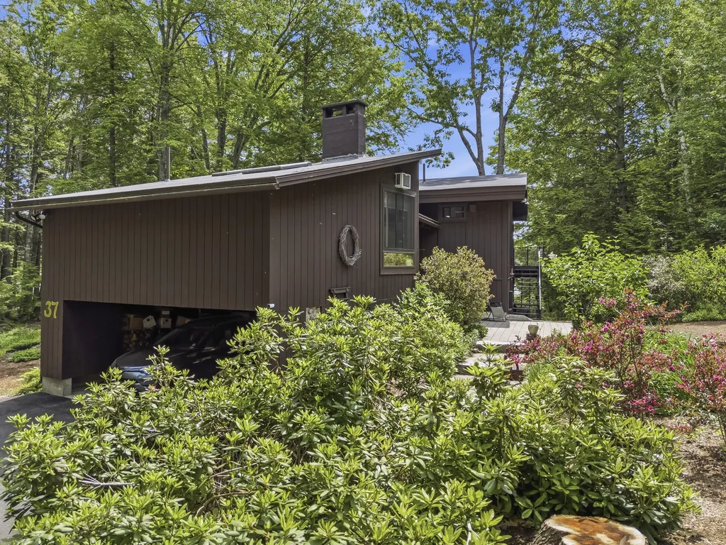 37 Moose Pond Drive Bridgton ME 04009