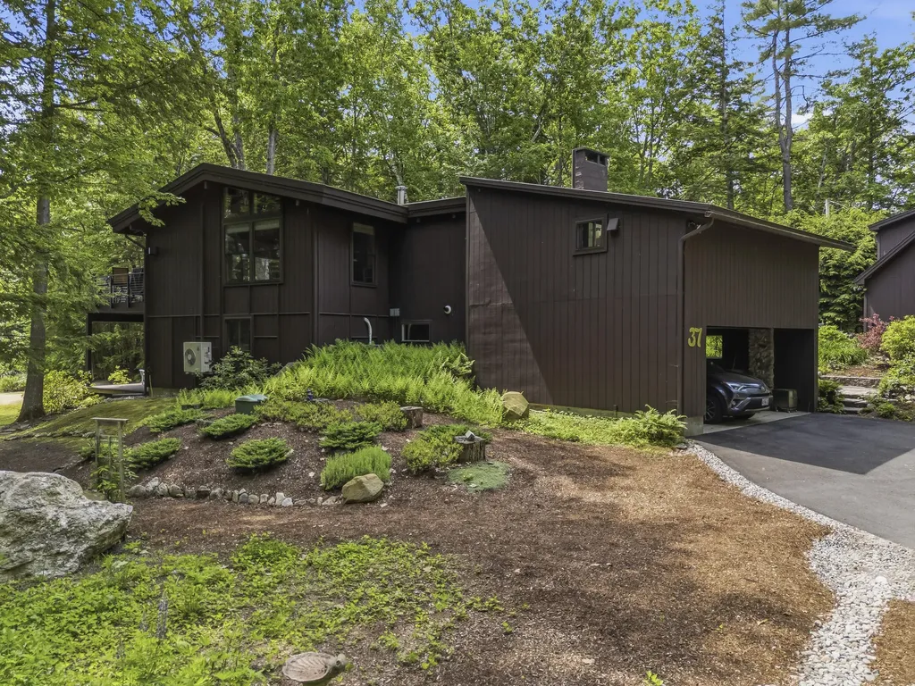 37 Moose Pond Drive Bridgton ME 04009