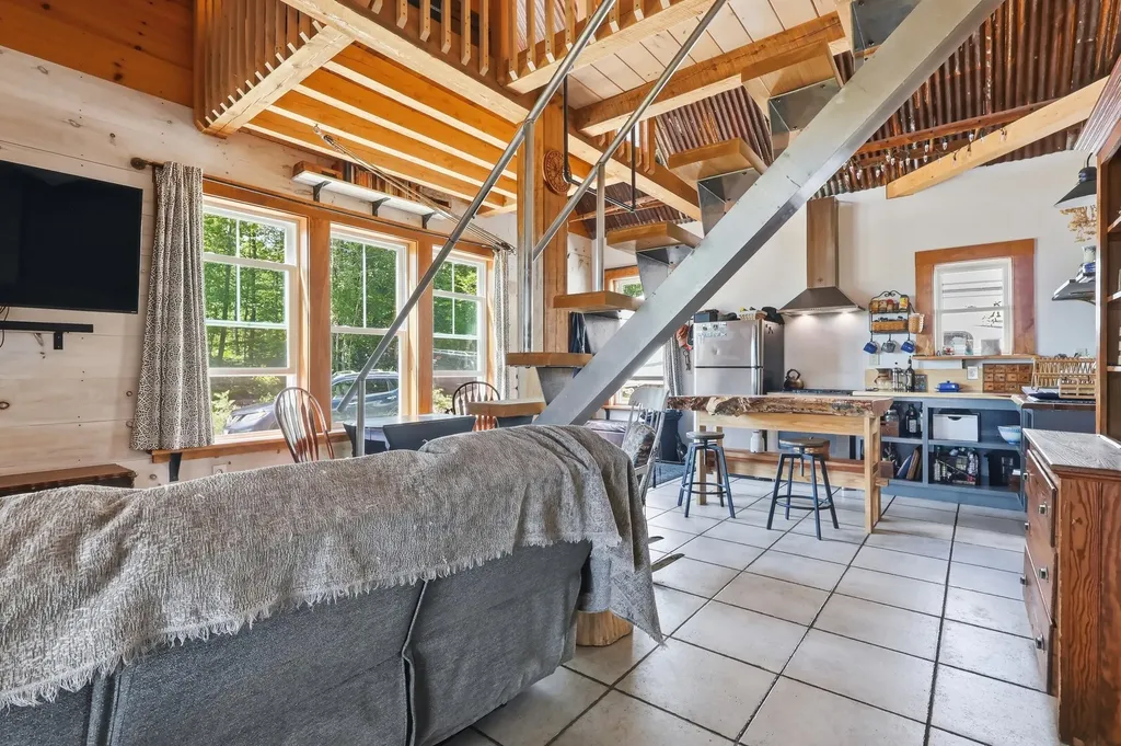 304 Quaker Ridge Road Leeds ME 04263