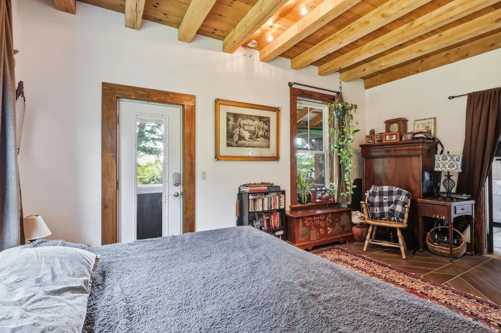 304 Quaker Ridge Road Leeds ME 04263