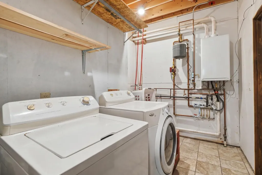 304 Quaker Ridge Road Leeds ME 04263