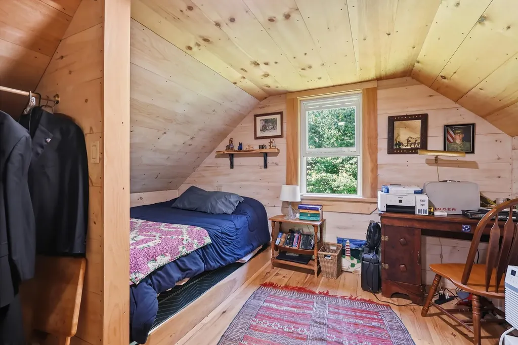 304 Quaker Ridge Road Leeds ME 04263