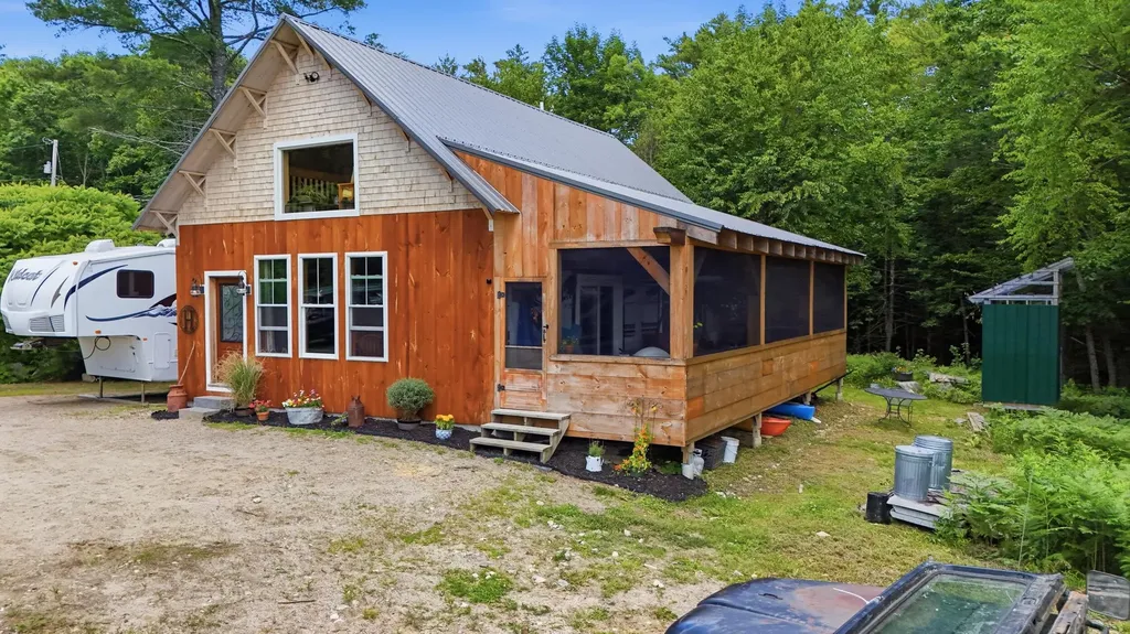 304 Quaker Ridge Road Leeds ME 04263