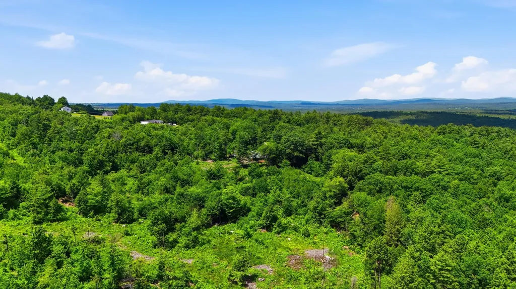 304 Quaker Ridge Road Leeds ME 04263