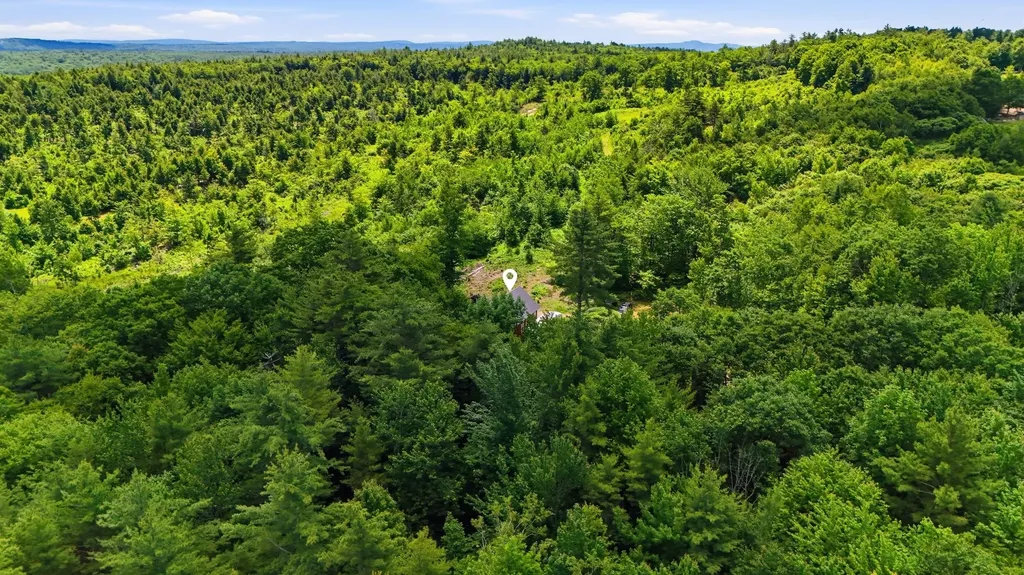 304 Quaker Ridge Road Leeds ME 04263