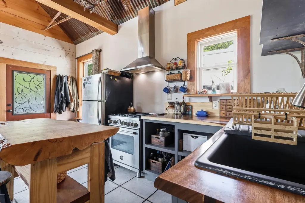 304 Quaker Ridge Road Leeds ME 04263