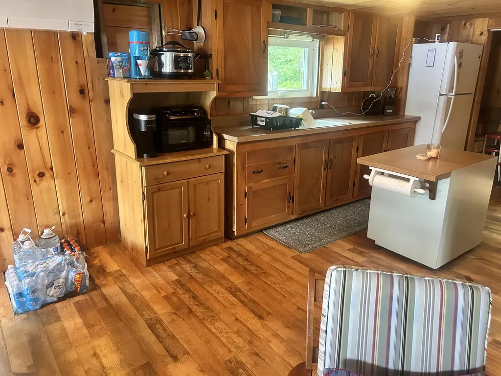 27 Sunshine Lane Hartland ME 04943