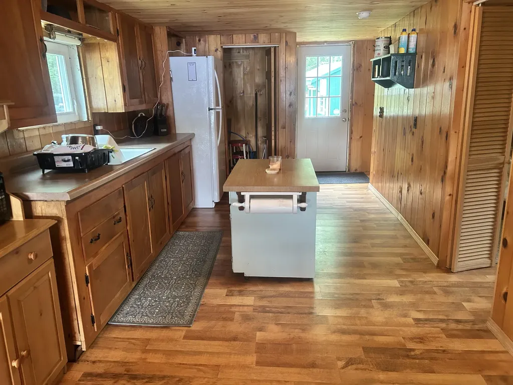 27 Sunshine Lane Hartland ME 04943