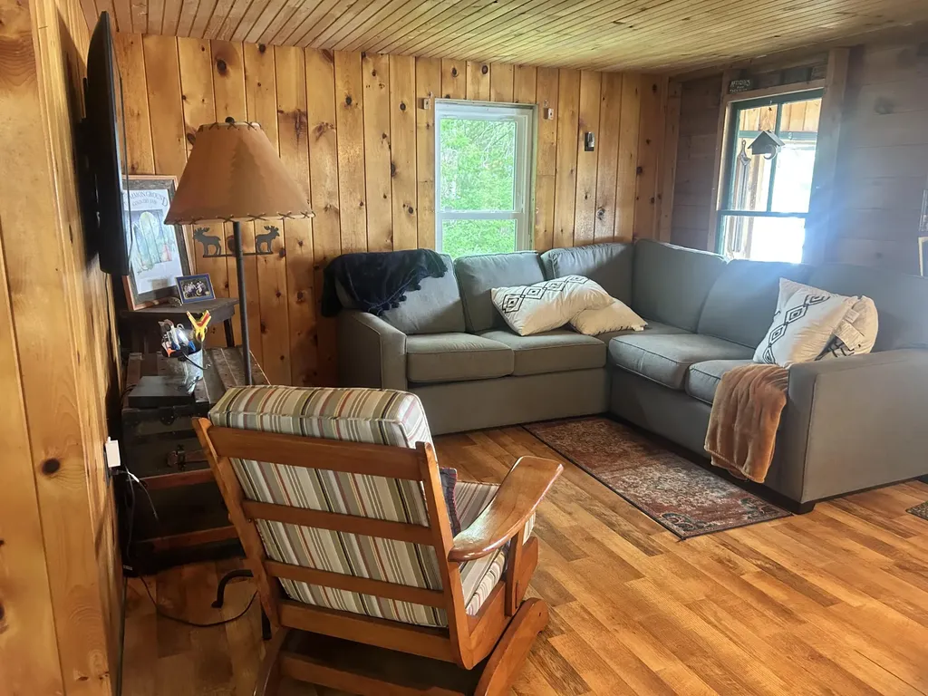 27 Sunshine Lane Hartland ME 04943