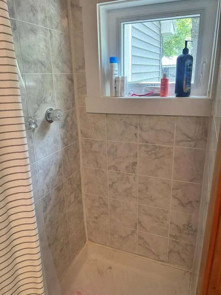 27 Sunshine Lane Hartland ME 04943