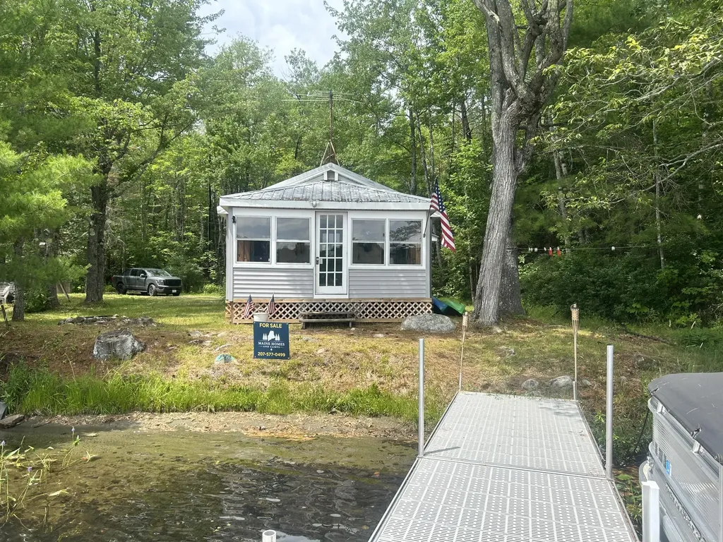 27 Sunshine Lane Hartland ME 04943