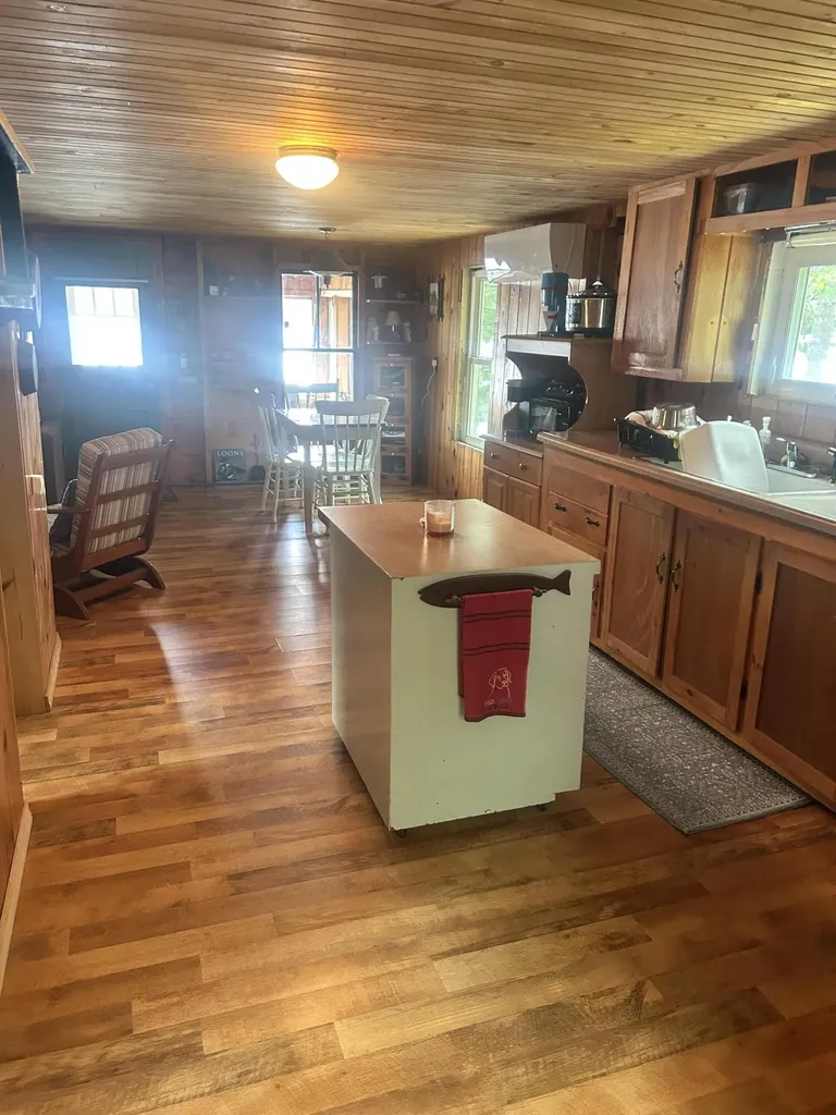 27 Sunshine Lane Hartland ME 04943